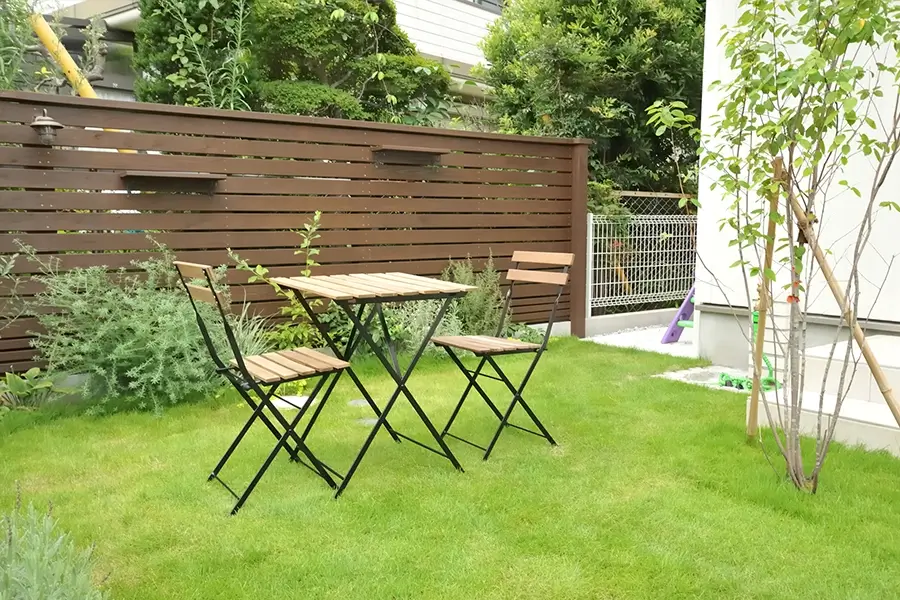 自然素材の魅力を活かして、心地よい庭の表情をかたちに